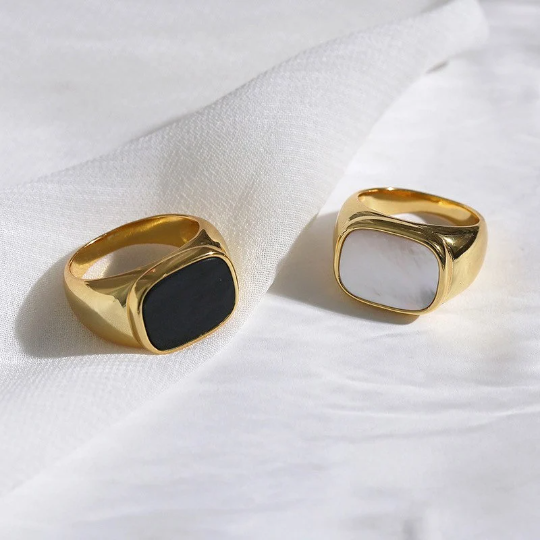 18 Karat vergoldeter Perlmuttring, klobiger schwarzer Pax-Ring