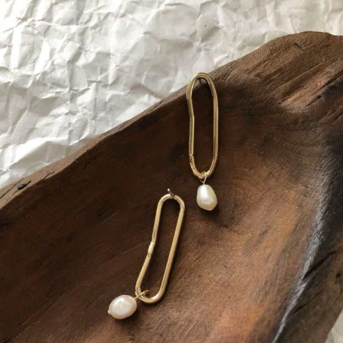 Boucles d'oreilles créoles vintage en véritables perles d'eau douce plaquées or 18 carats