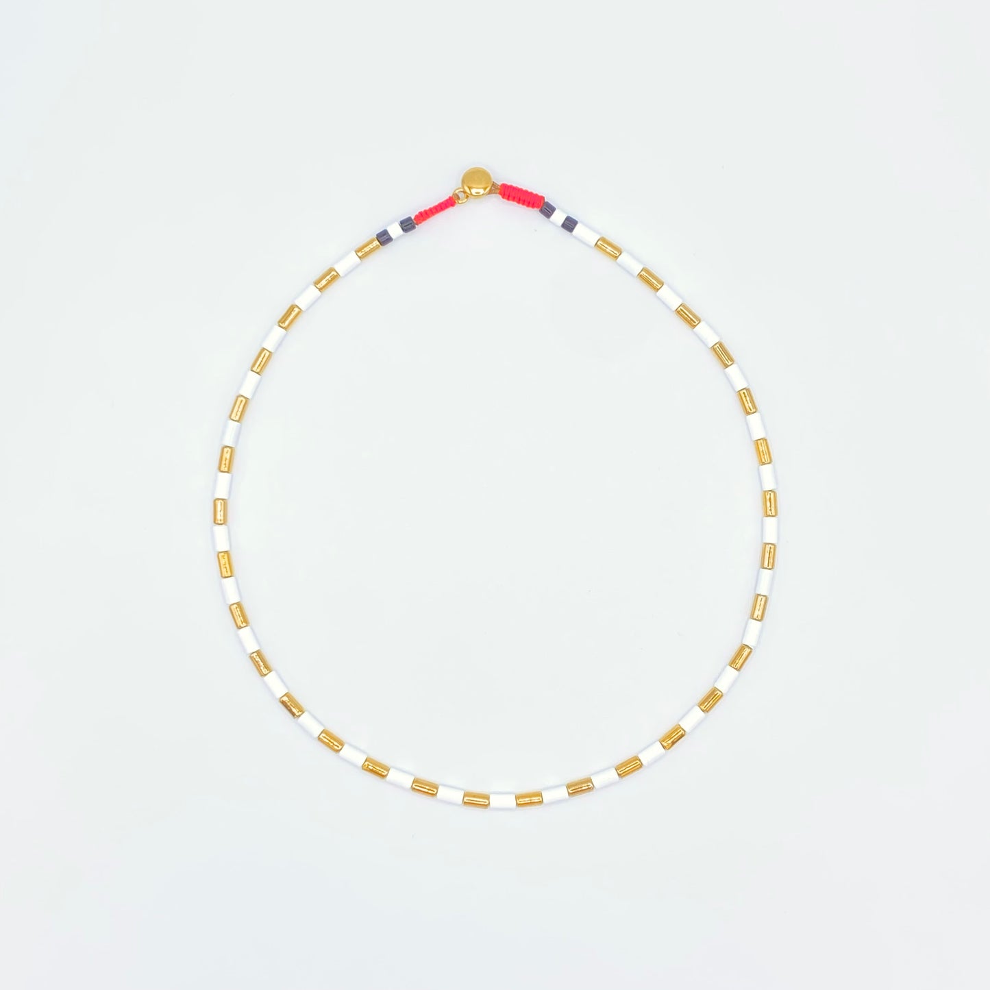 Goldfarbene und weiße Emaille-Fliesenperlen-Halskette und Armband, Tila-Fliese, Colorblock-Halsband